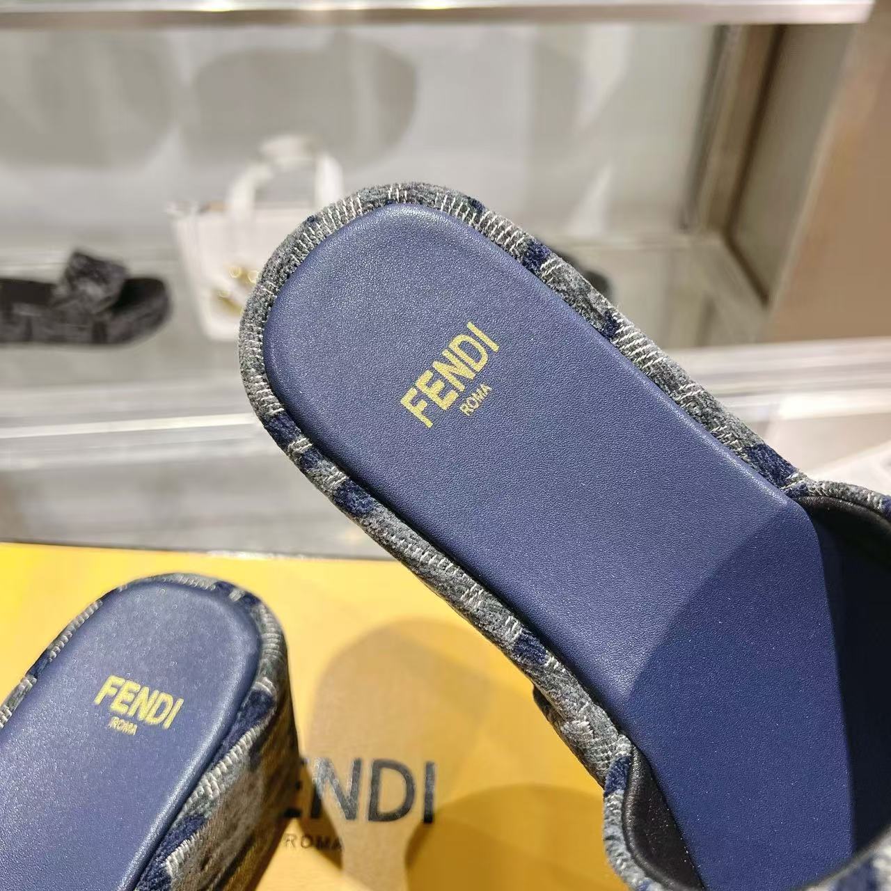 Fendi フェンディ サンシャイン ブルーFFデニム フラットフォームスライド