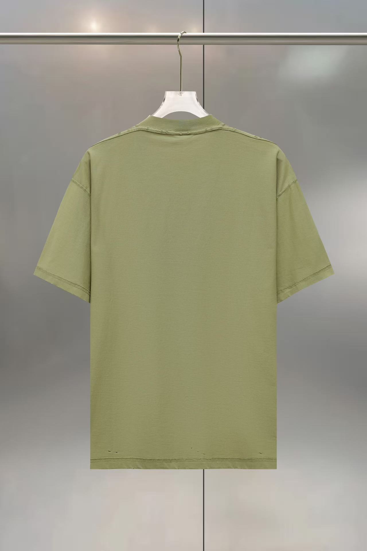 Balenciaga アーミーグリーン の メンズ インサイドアウト Tシャツ ミディアムフィット