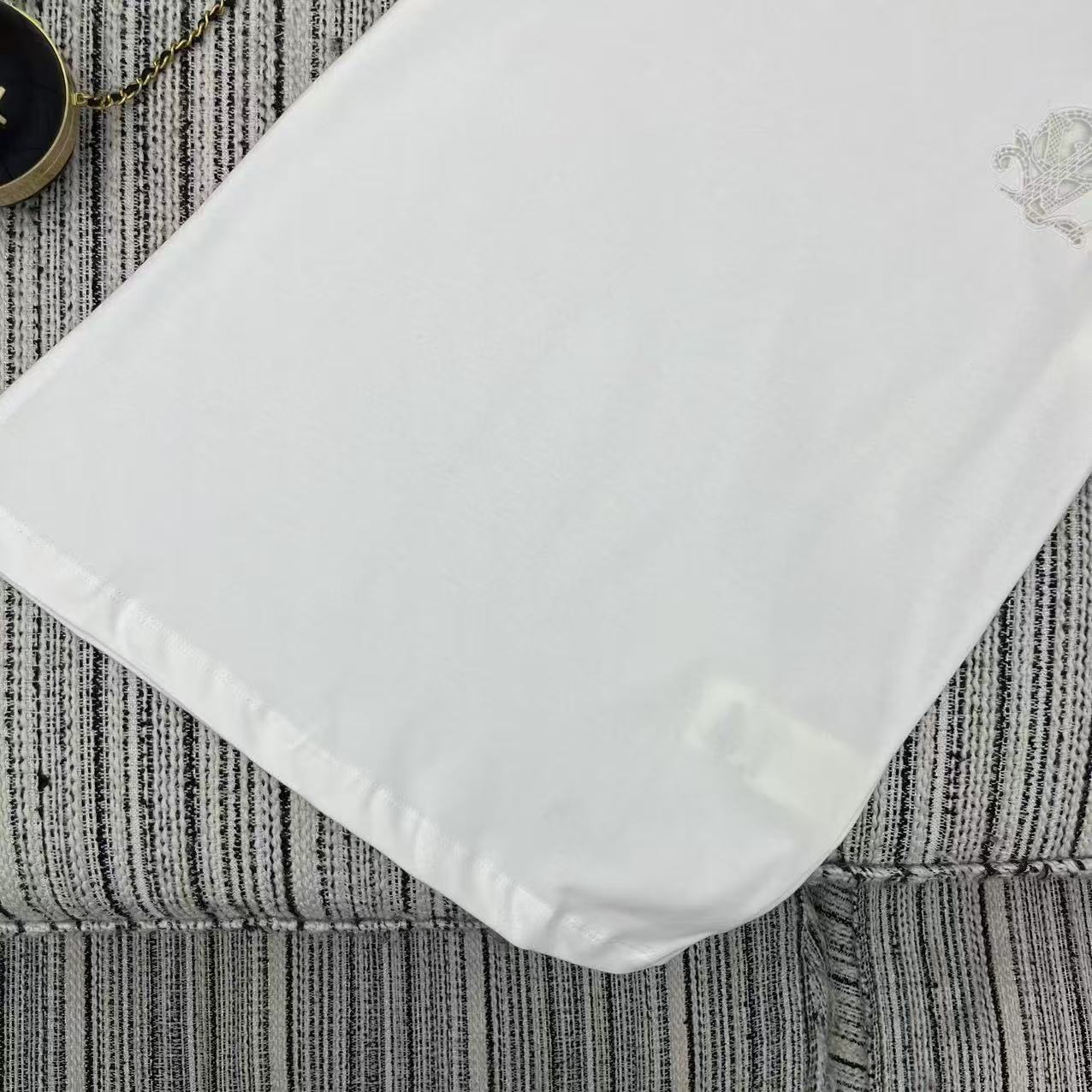 Louis vuitton ブロイダリー LV Tシャツ