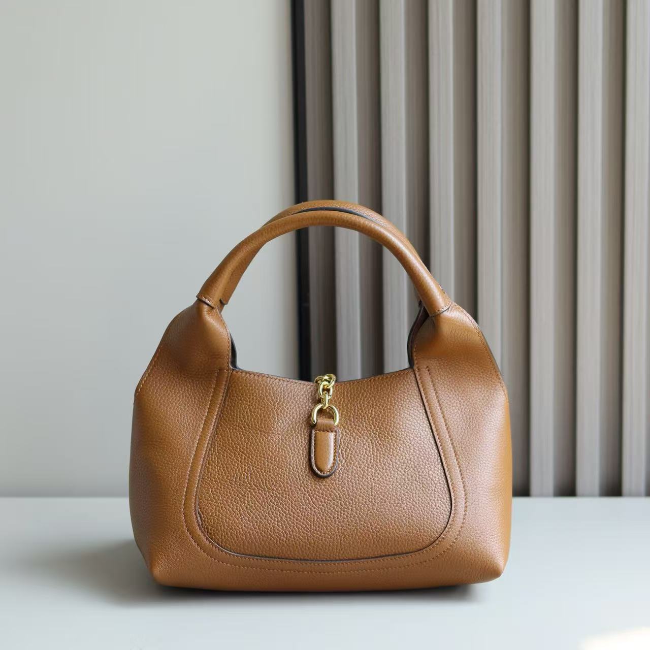 GUCCI 〔グッチ ソフトビット〕ミディアム トップハンドルバッグ