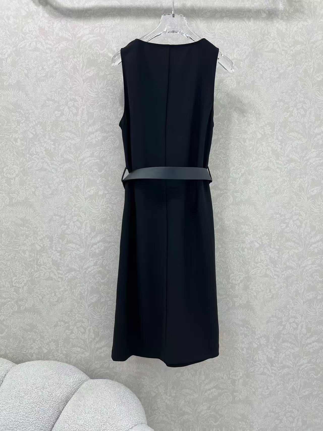 Louis vuitton カラビナベルトドレス