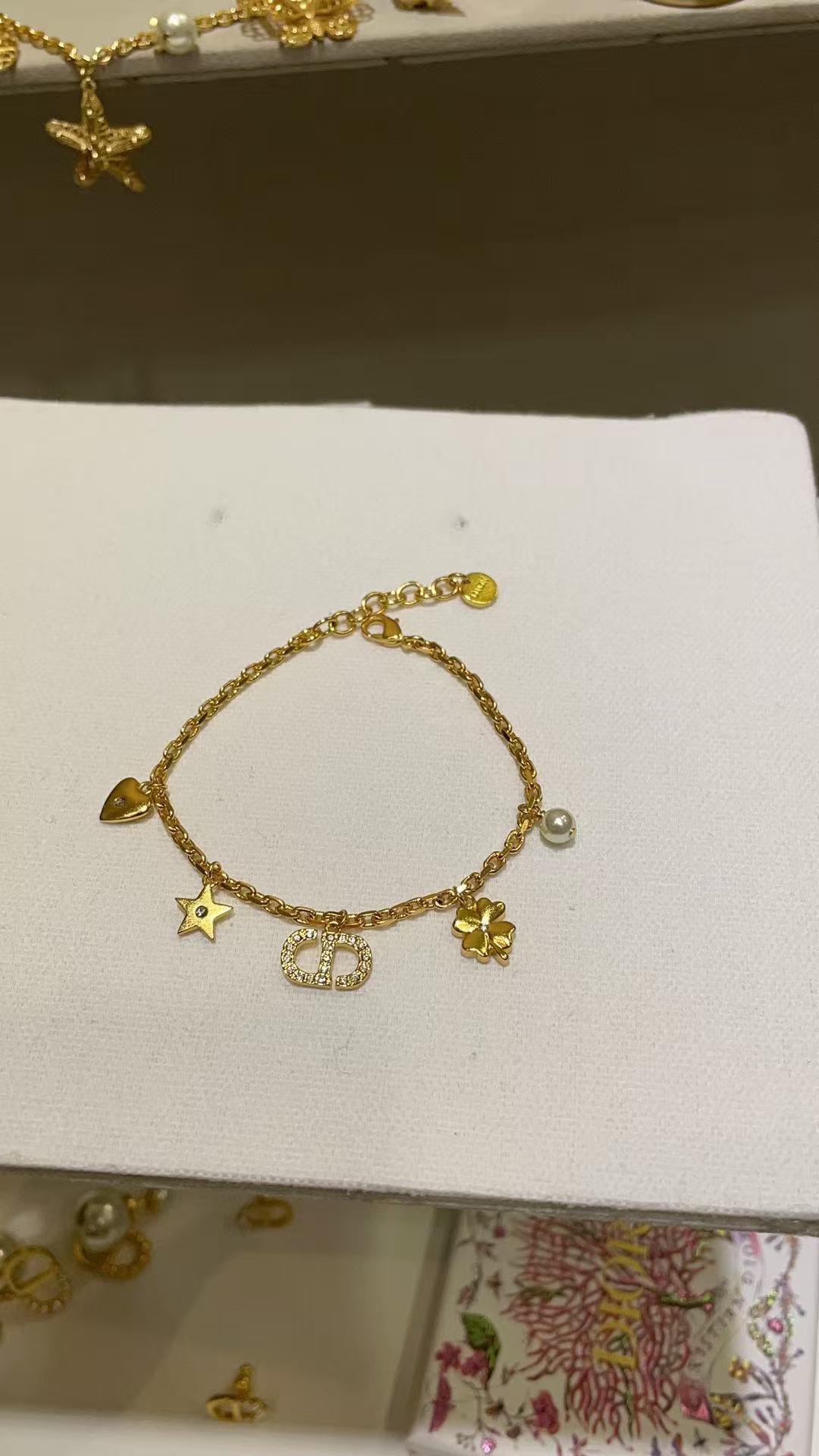DIOR Petit CD Lucky Charms ブレスレット