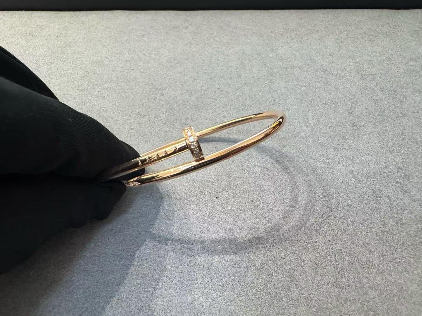 Cartier ジュスト アン クル ブレスレット  スモールモデル ダイヤモンド