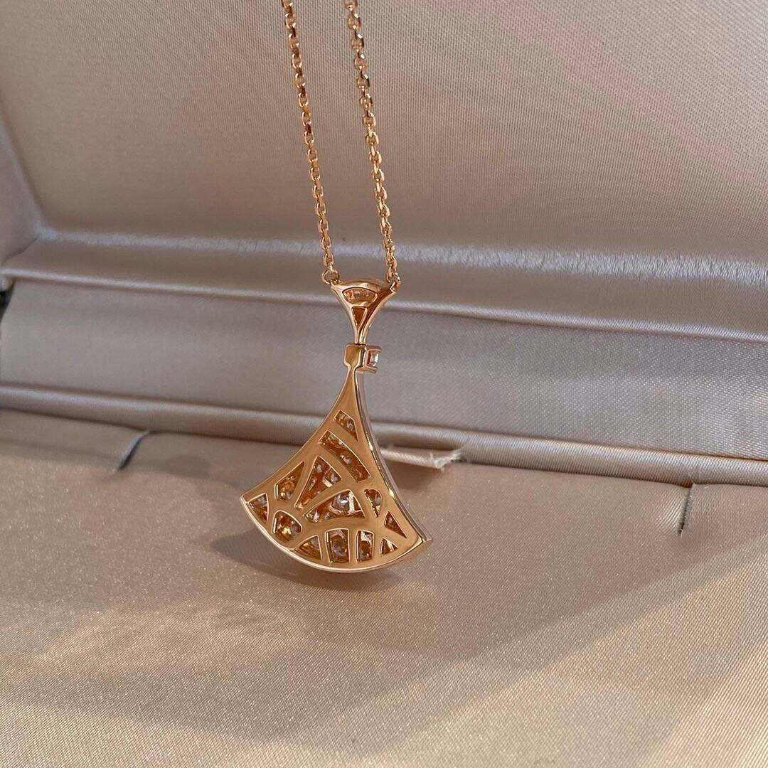 ディーヴァ ドリーム ネックレス