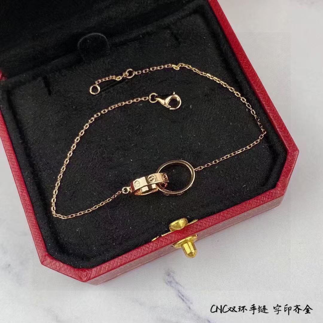 Cartier Love bracelet, on chain 【オンライン限定】Love ブレスレット  チェーン