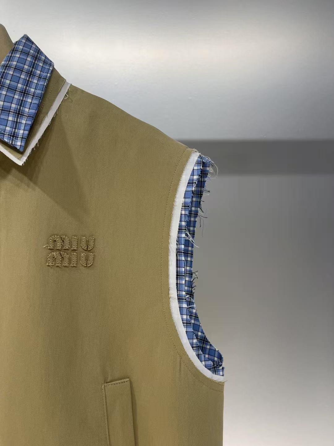 MIUMIU チノ ベスト