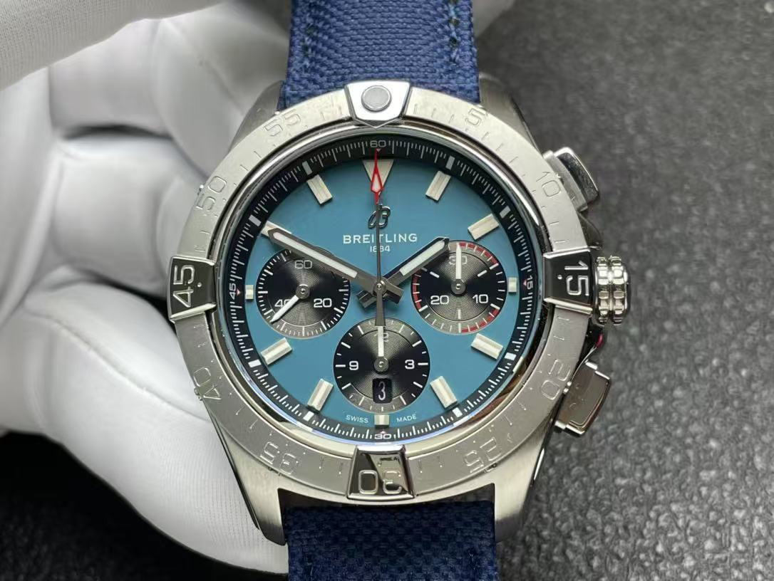 Breitling ブライトリング スーパー アベンジャー B01 クロノグラフ 46