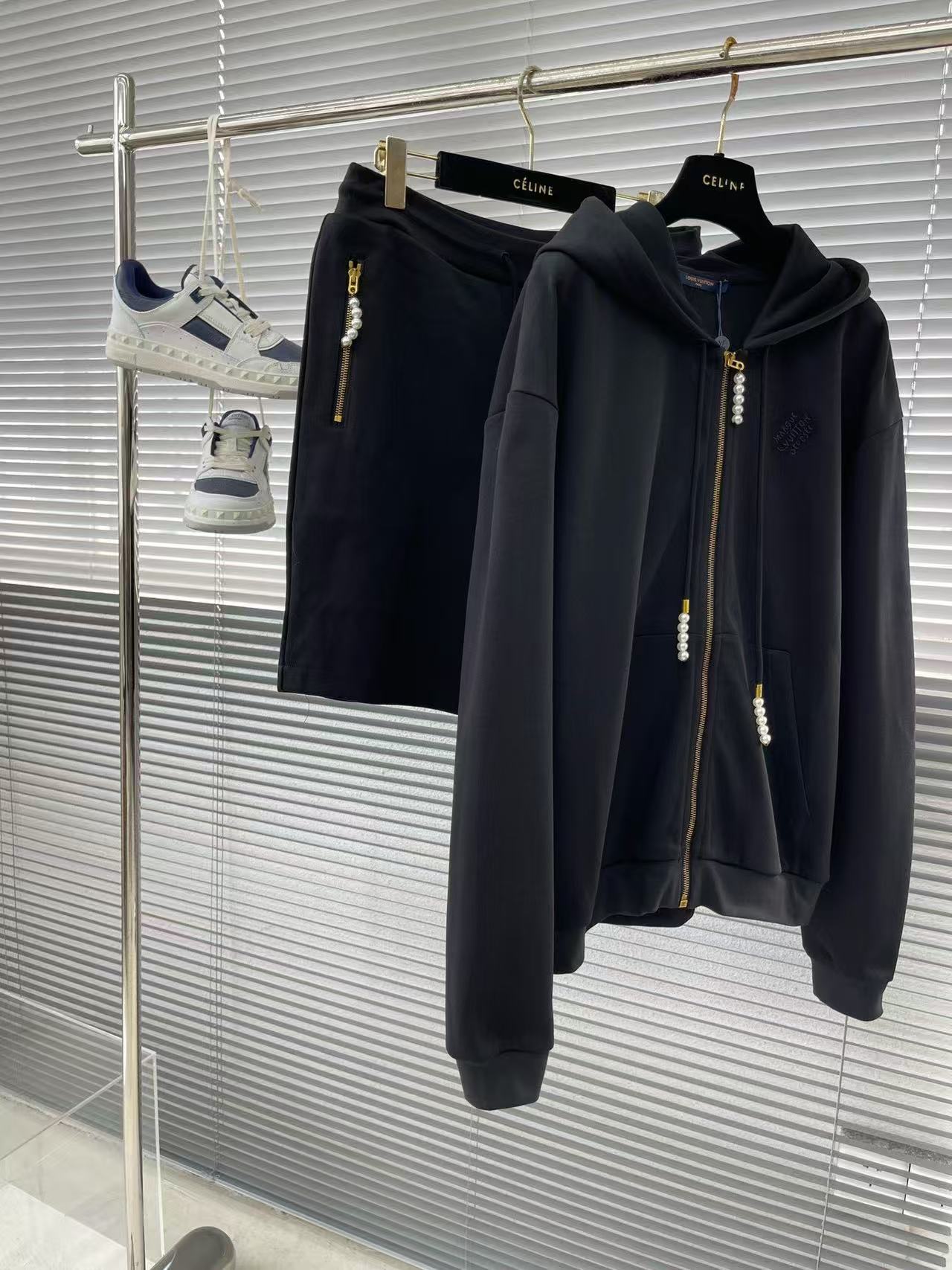 LV エンブロイダードジップジャージーフーディ+ショーツ