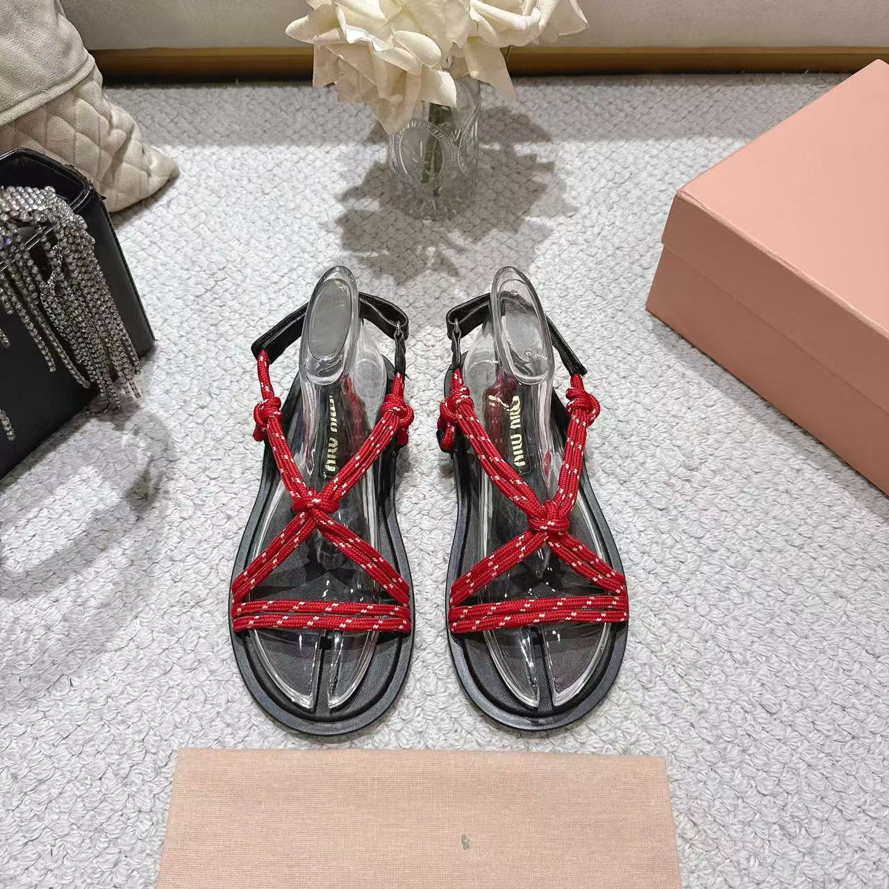 miumiuリビエール コードxレザー サンダル