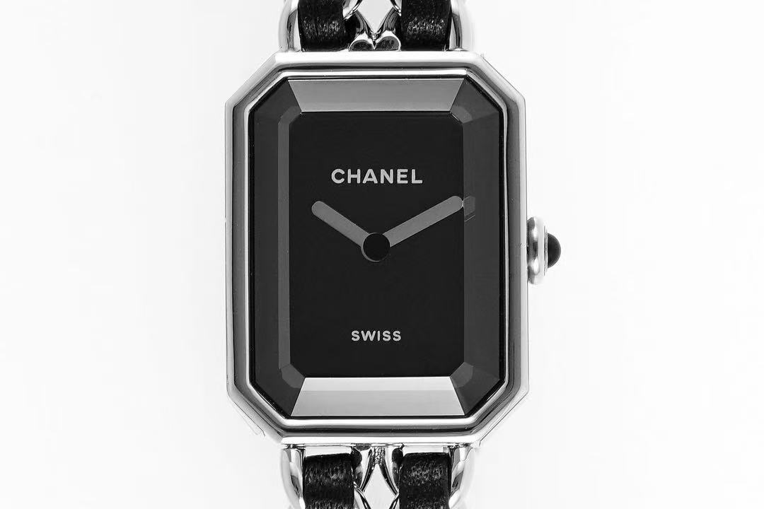 CHANEL プルミエール アイコニック チェーン