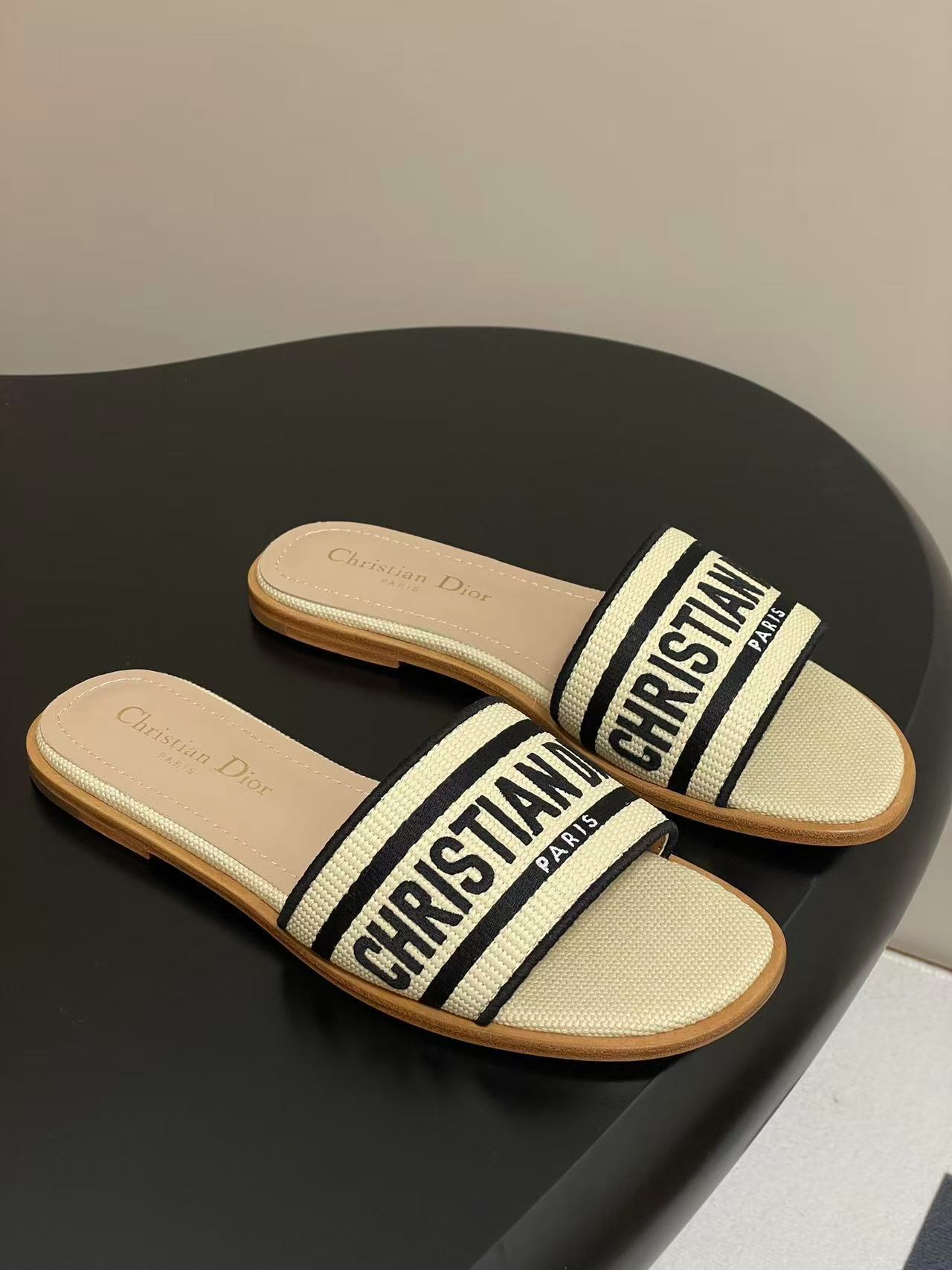 DIOR スライド ラフィア & エンブロイダリー コットン