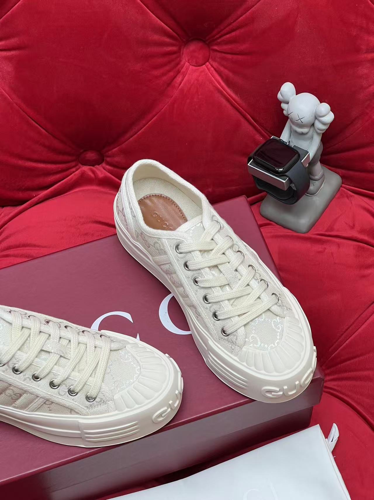 GUCCI ウィメンズ チャンキー スニーカー