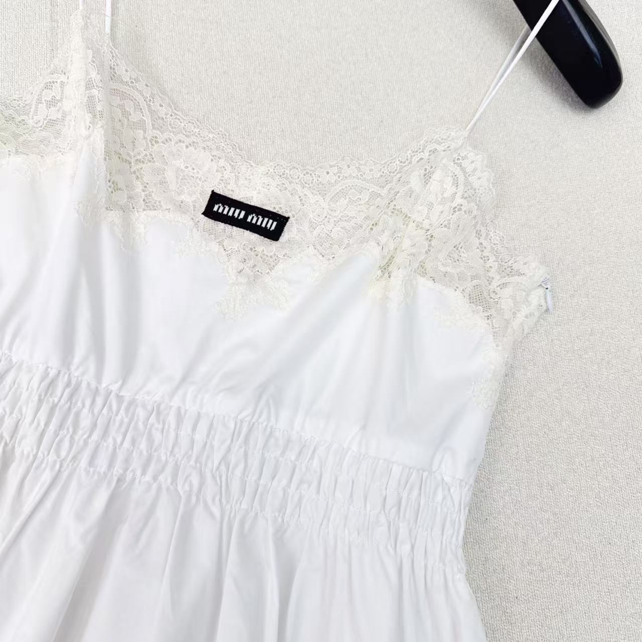 MIUMIU ポプリンとレースのミディドレス