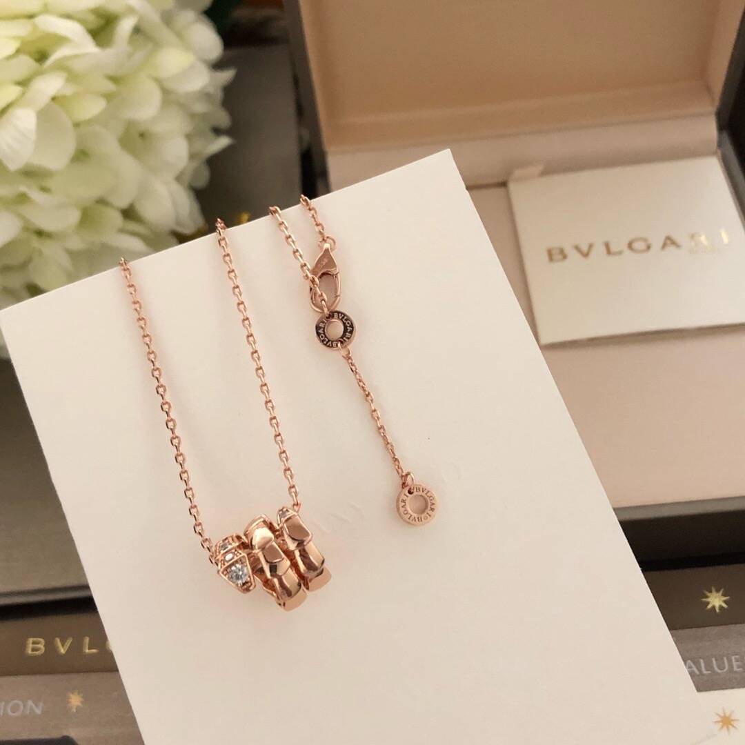 セルペンティ ヴァイパー ネックレス