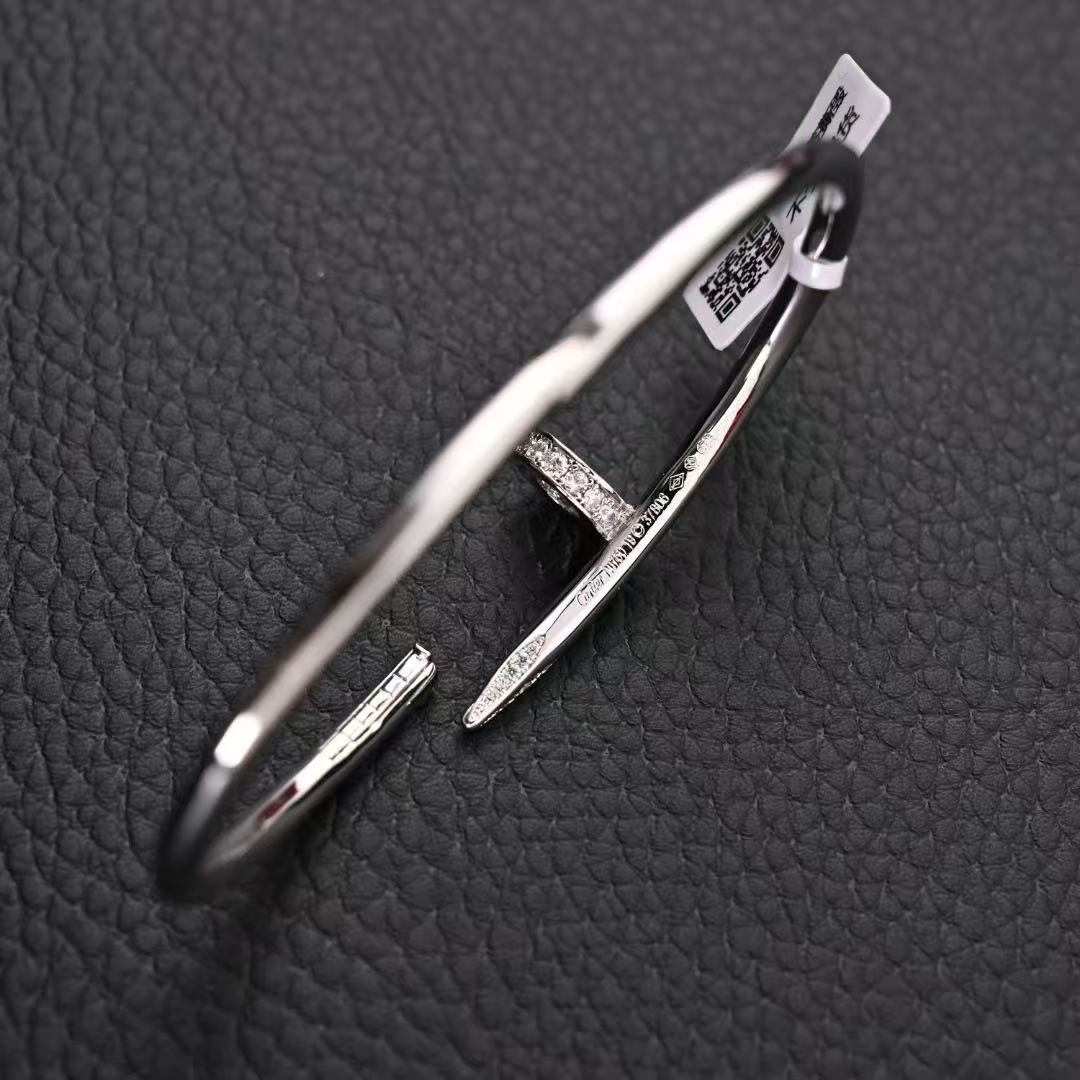 Cartier ジュスト アン クル ブレスレット  スモールモデル  ダイヤモンド