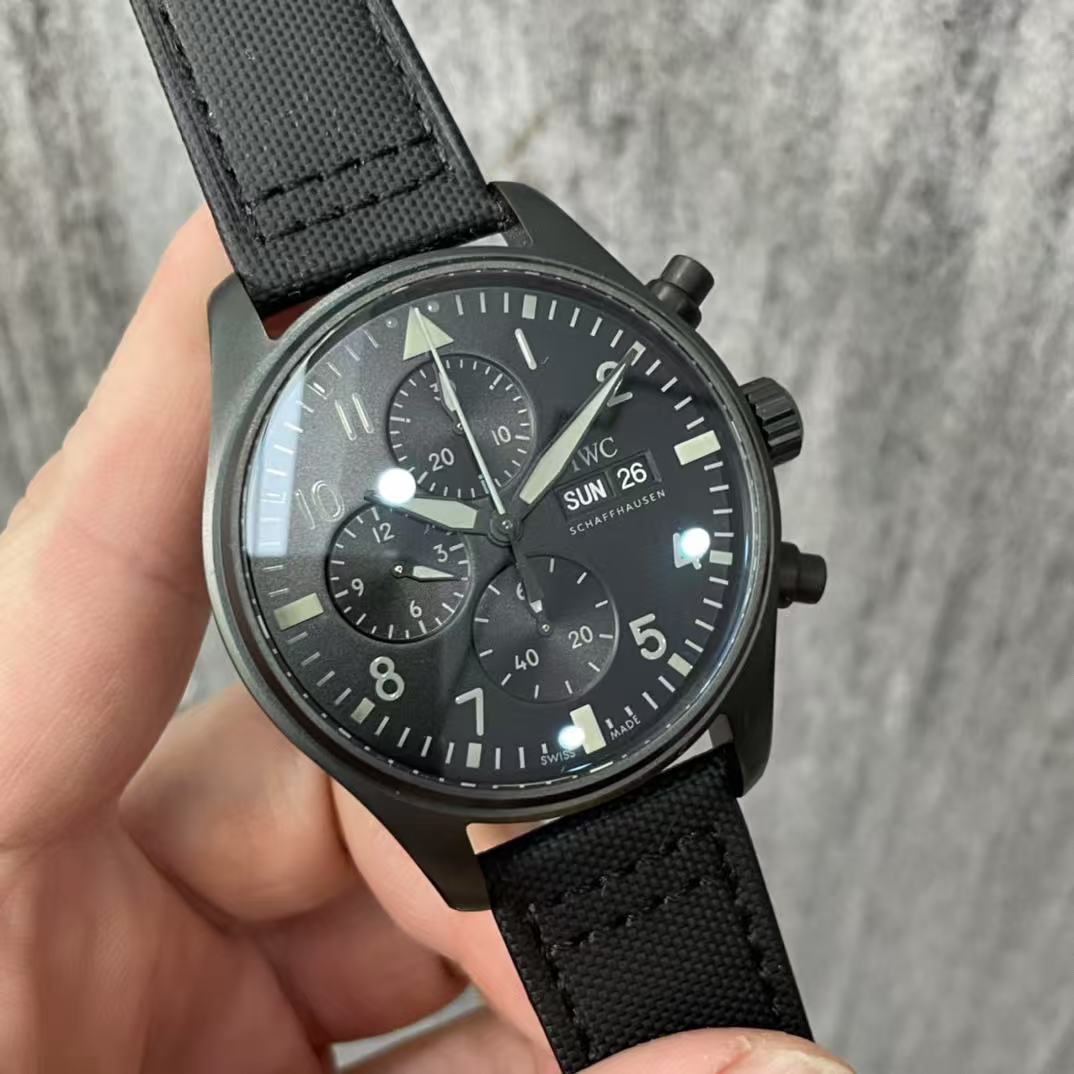  IWC パイロット・ウォッチ・クロノグラフ 41・トップガン・セラタニウム®