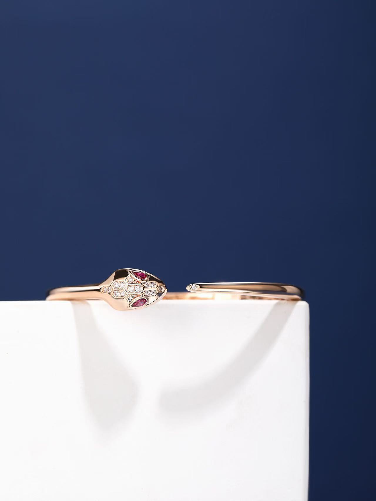 Bvlgari セルペンティ セドゥットーリ ブレスレット