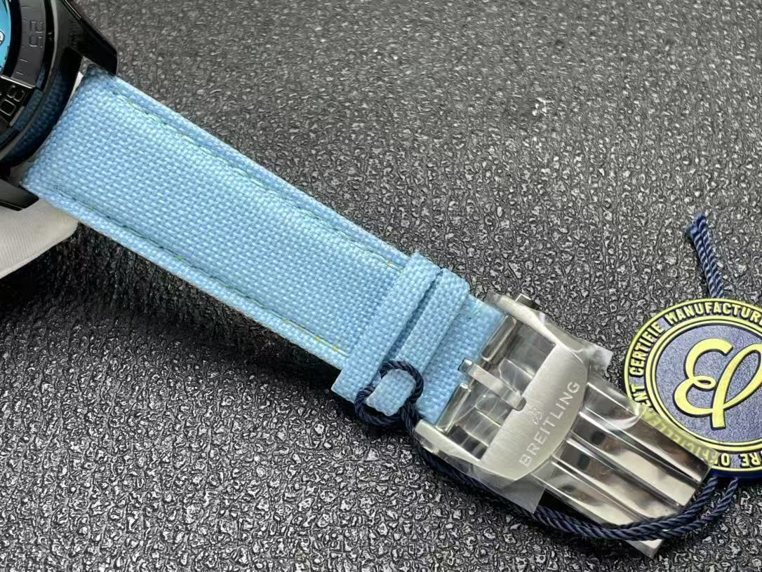 Breitling ブライトリング  アベンジャー B01 クロノグラフ 42 ナイト ミッション