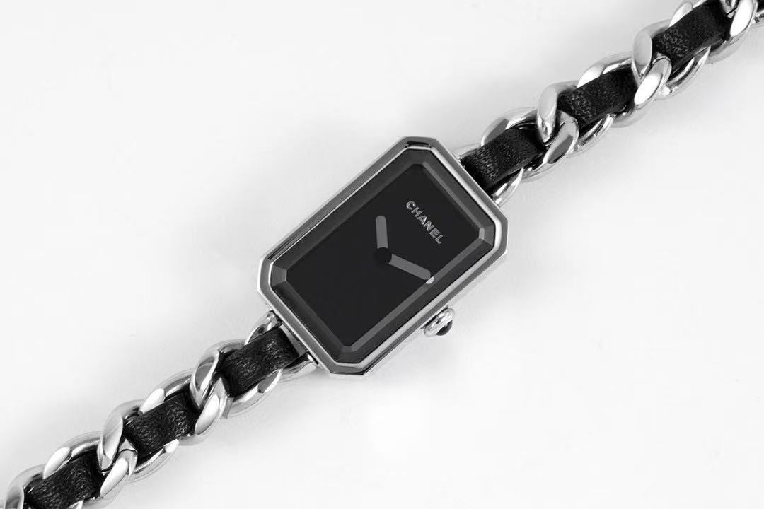 CHANEL プルミエール アイコニック チェーン