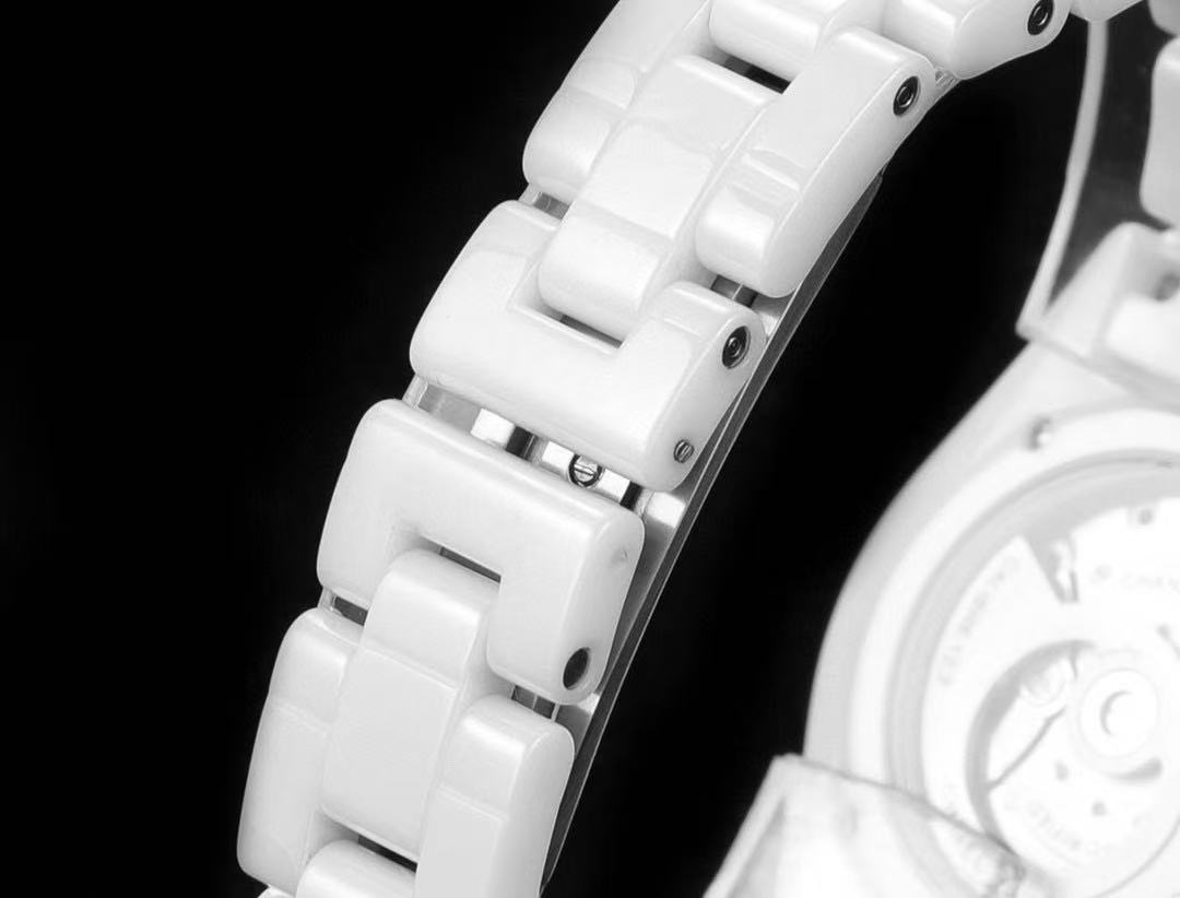 CHANEL J12 キャリバー12.2, 33mm