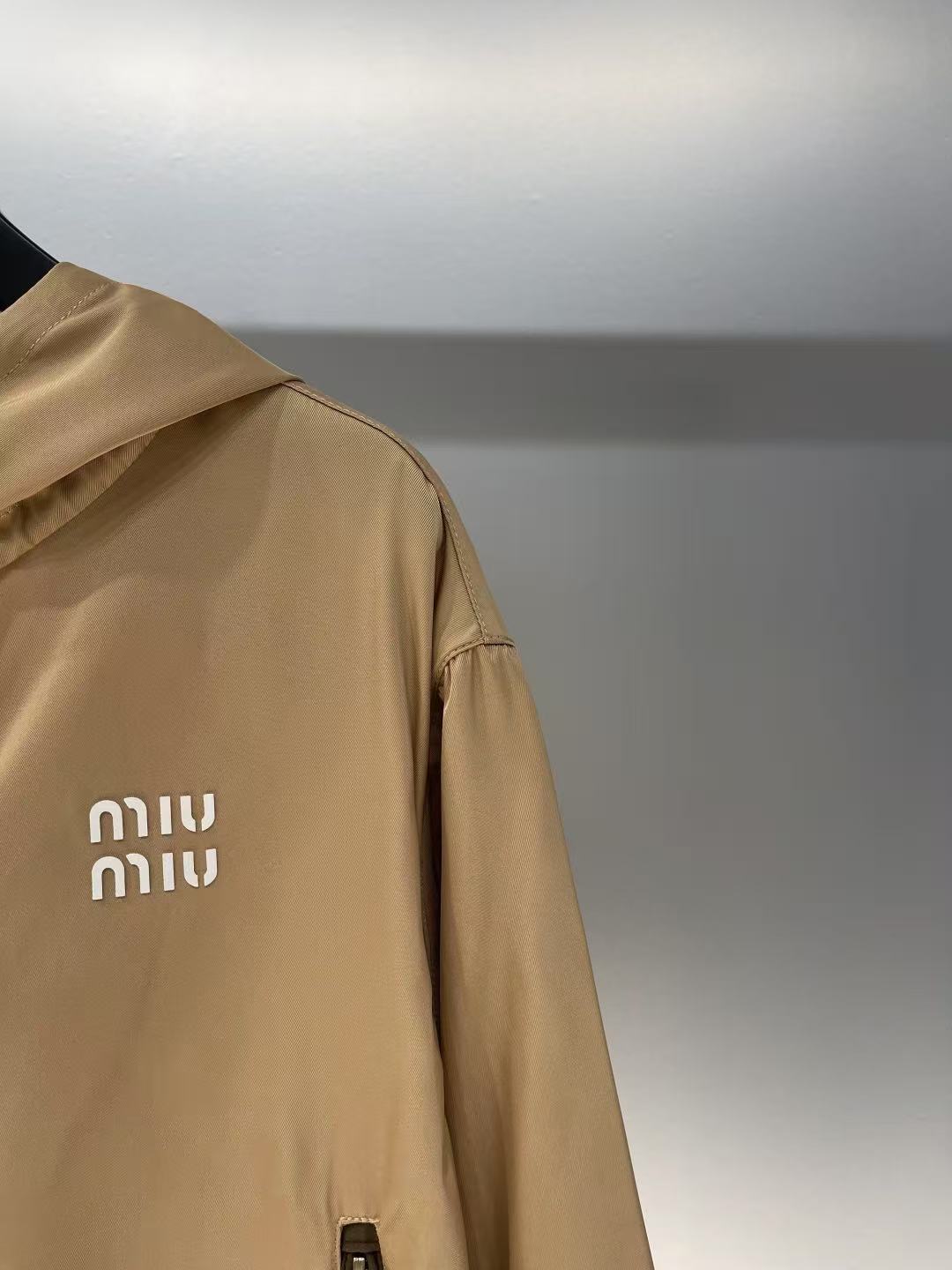 MIUMIU テクニカルファブリック ブルゾンジャケット