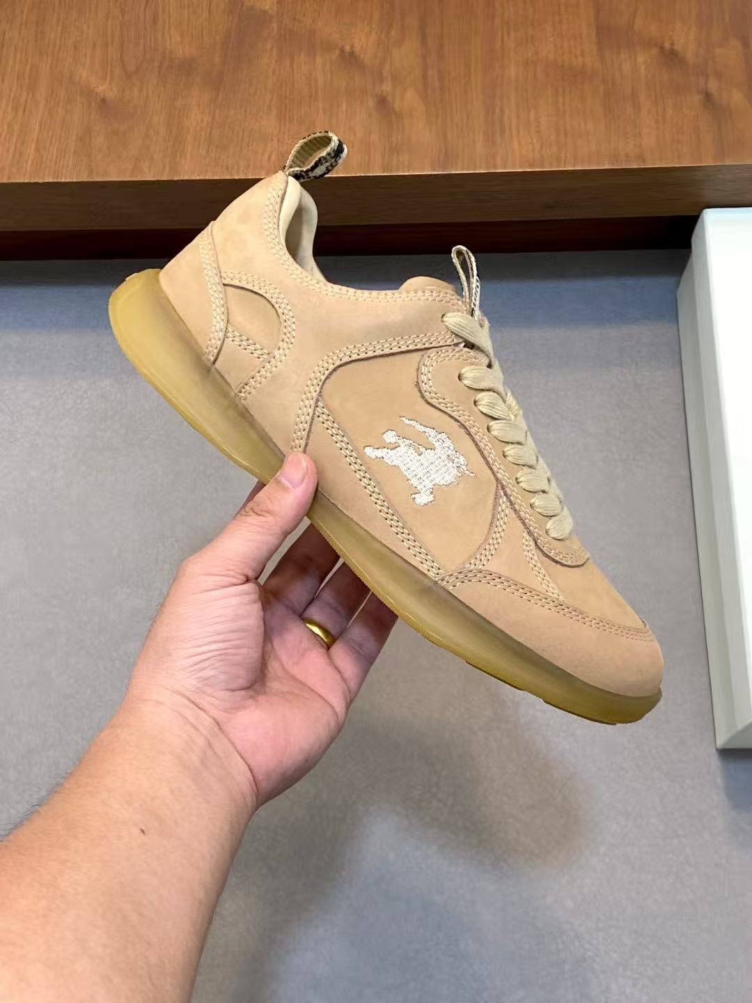 Burberry レザー マトリックススニーカー