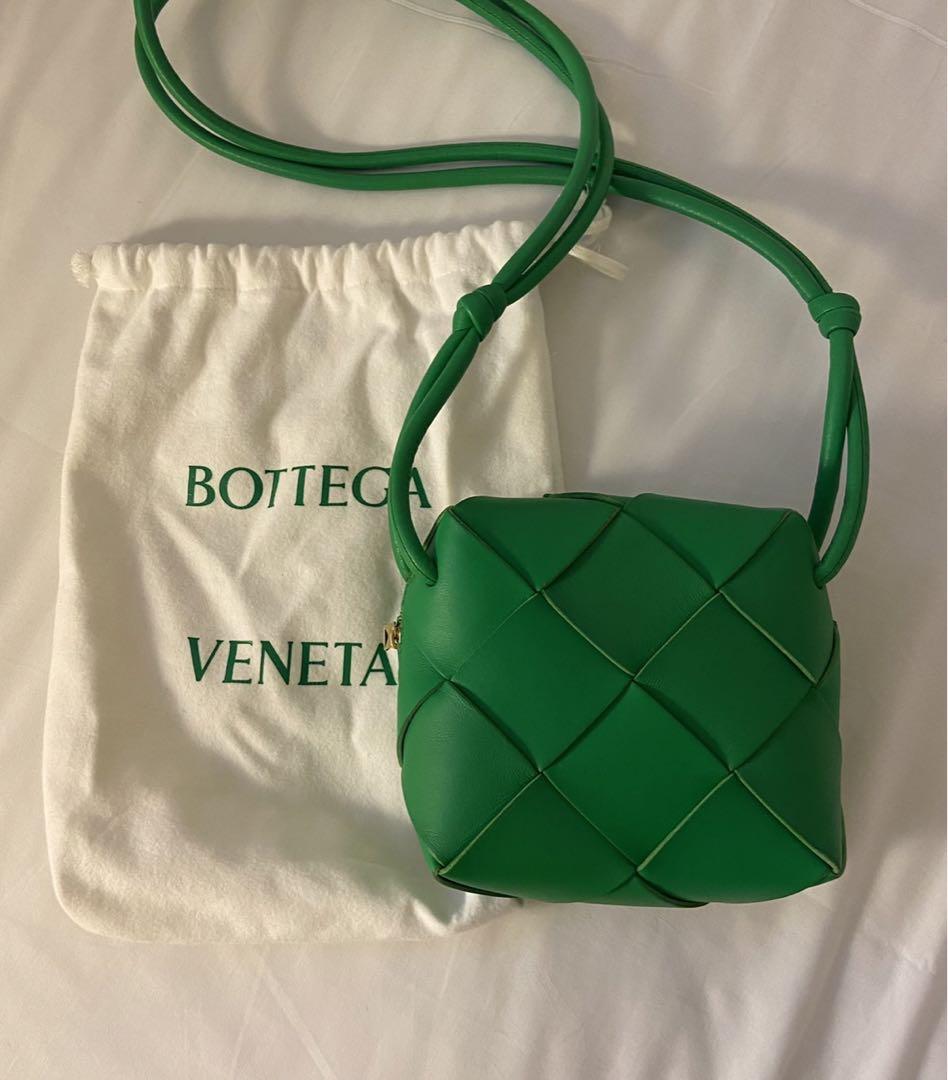 ボッテガヴェネタ　グリーン　ミニカセットバック