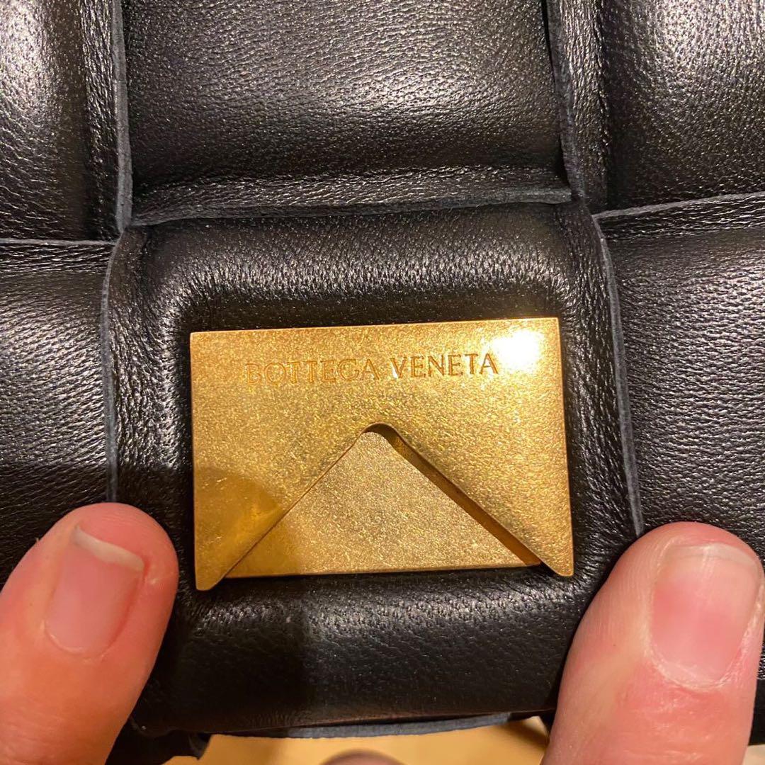 Bottega Veneta ボッテガヴェネタ　パテッドカセット