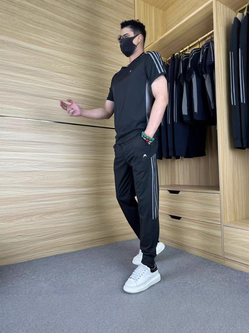 🎁Two-piece sports set for men: short-sleeved T-shirt and long pants