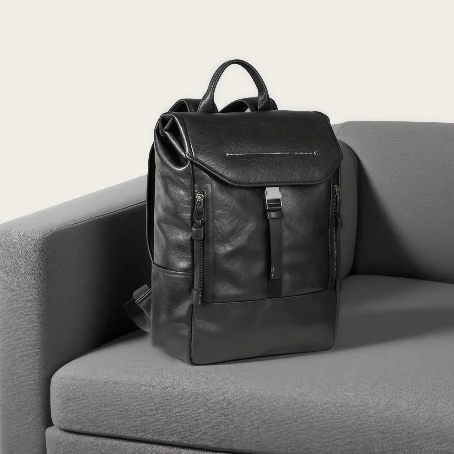 【植鞣牛革】バックパック |15.6 インチ PC 収納可｜大容量設計・通勤・旅行対応|