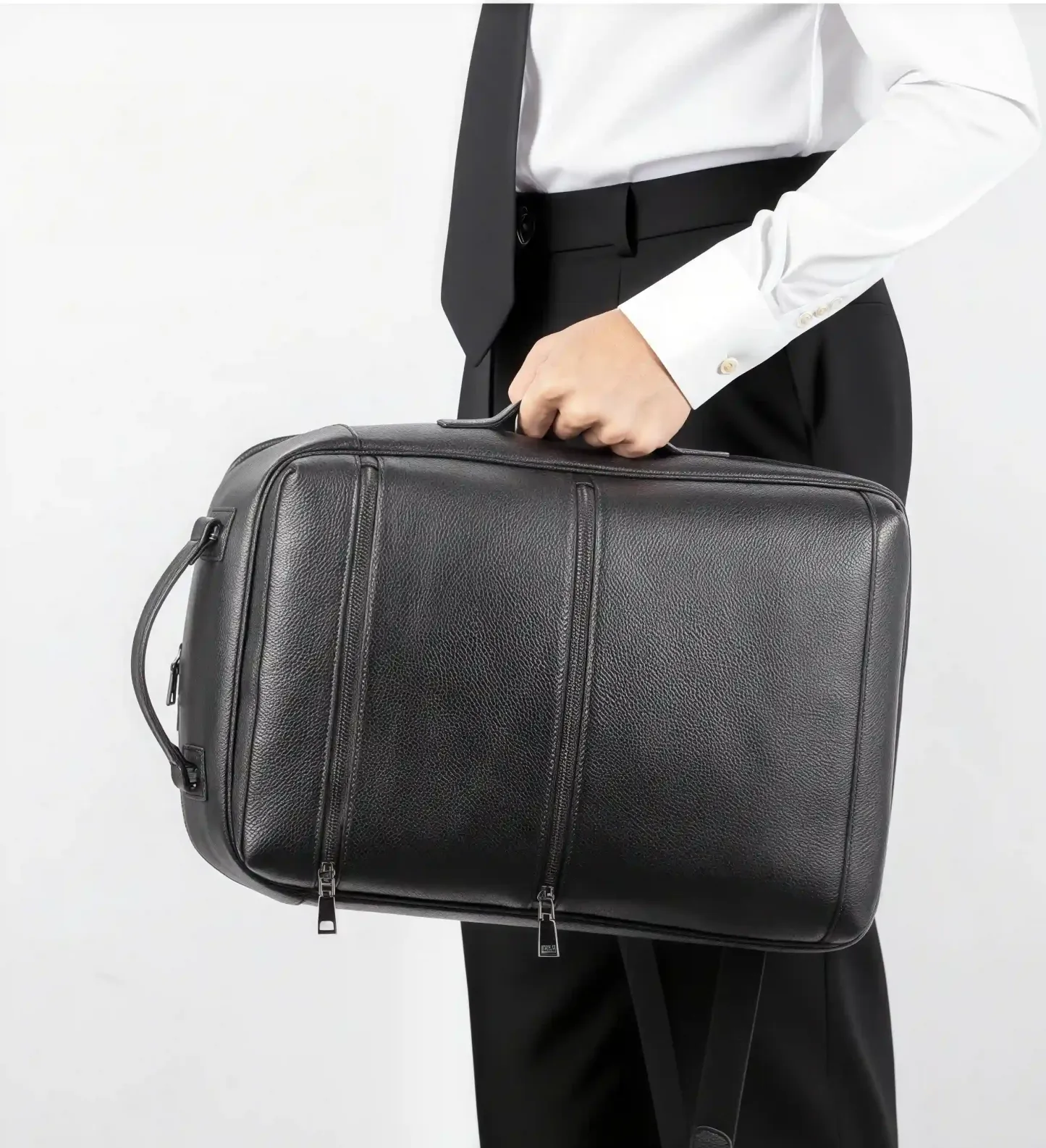 「横持ち・縦持ち・肩掛け」3WAY|牛革のビジネスリュック|大容量|ビジネス通勤に最適