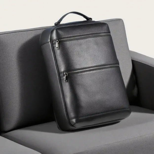 「横持ち・縦持ち・肩掛け」3WAY|牛革のビジネスリュック|大容量|ビジネス通勤に最適