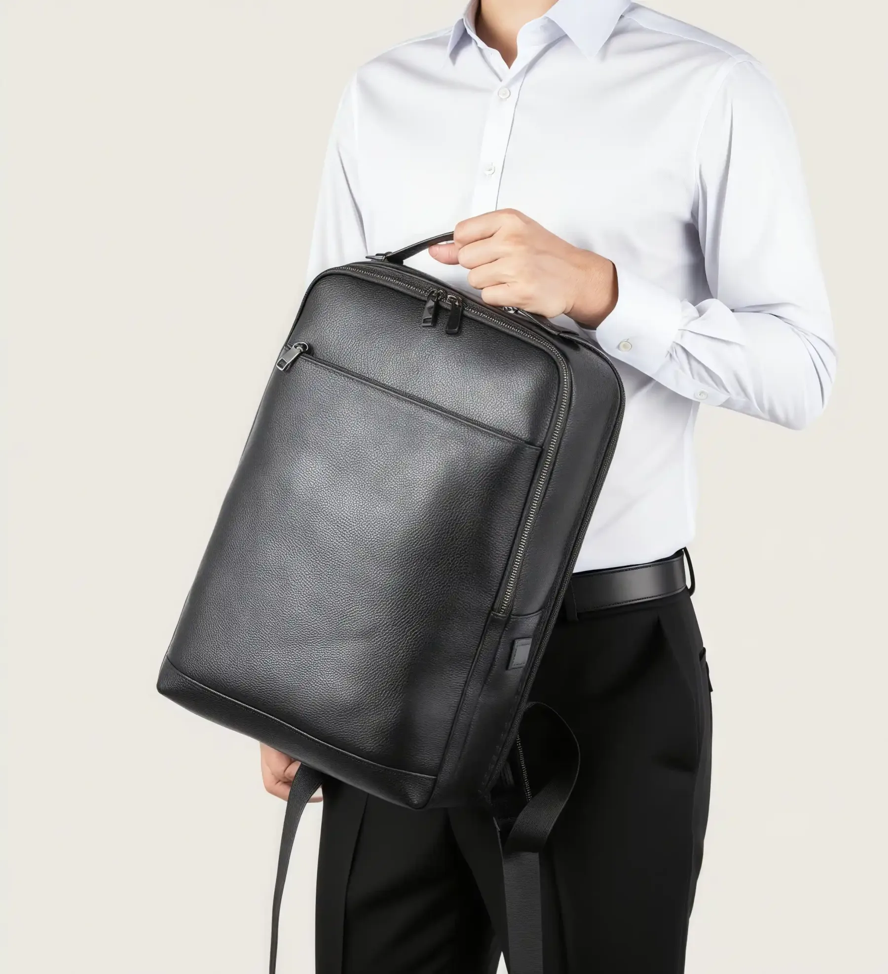 【牛革】ビジネスバックパック｜通勤・出張に最適｜15.6 インチノート収納可