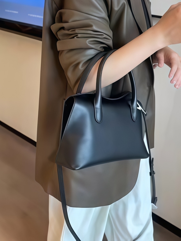 天然牛革ハンドバッグ