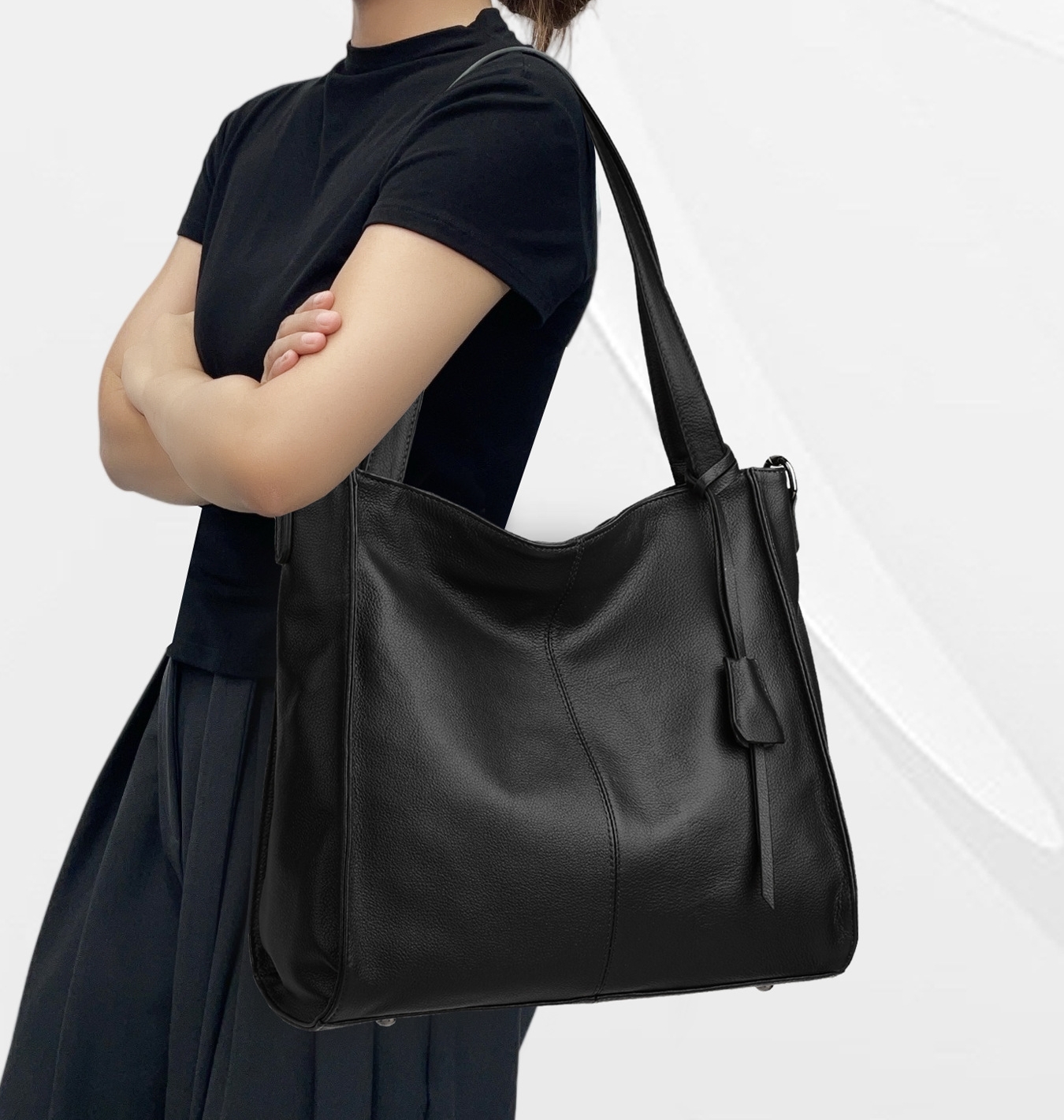 NEW ! •黒|濃い暗マゼンタ|グレー|3色•厚手な軟めな牛革ハンドバッグ•牛革トートバッグ•大容量•通勤や旅行に最適