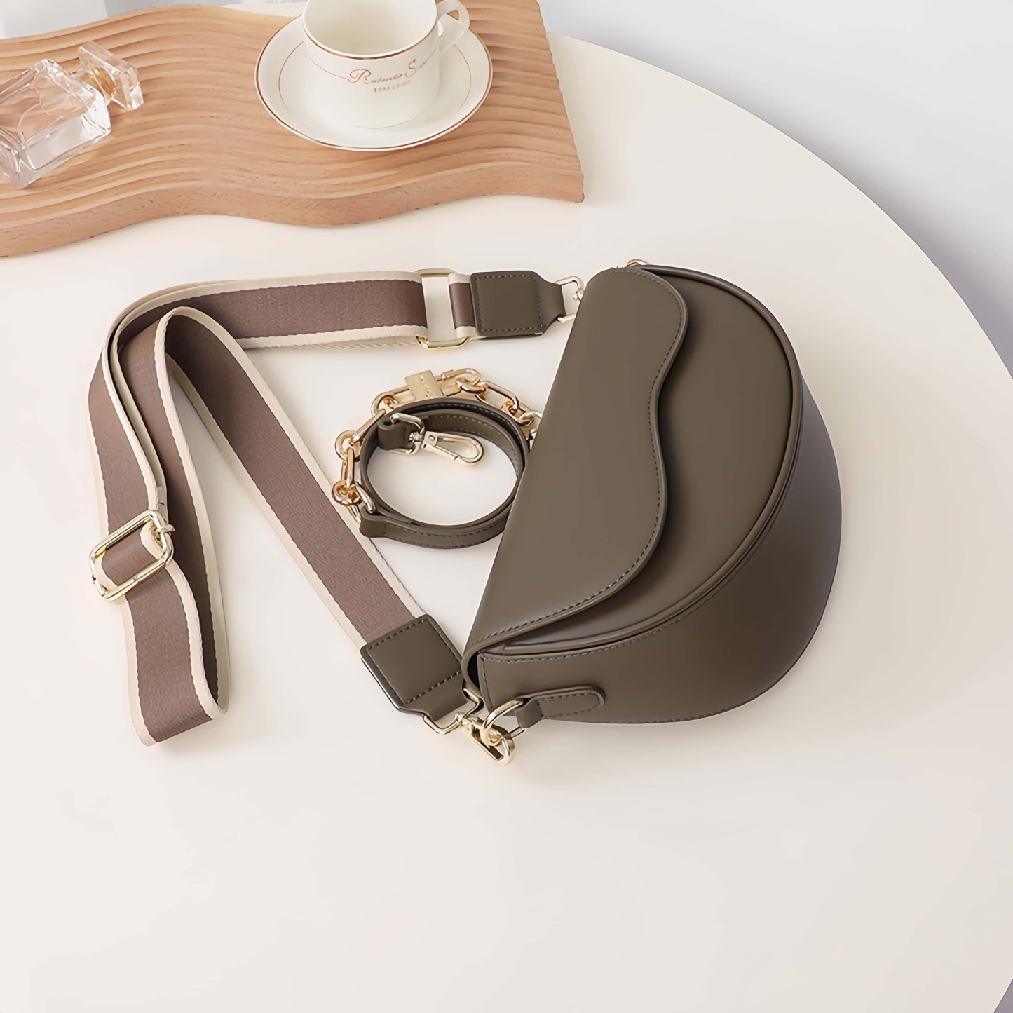 新発売!•コーヒー色•天然牛革ショルダーバッグ• 牛革肩掛けバッグ