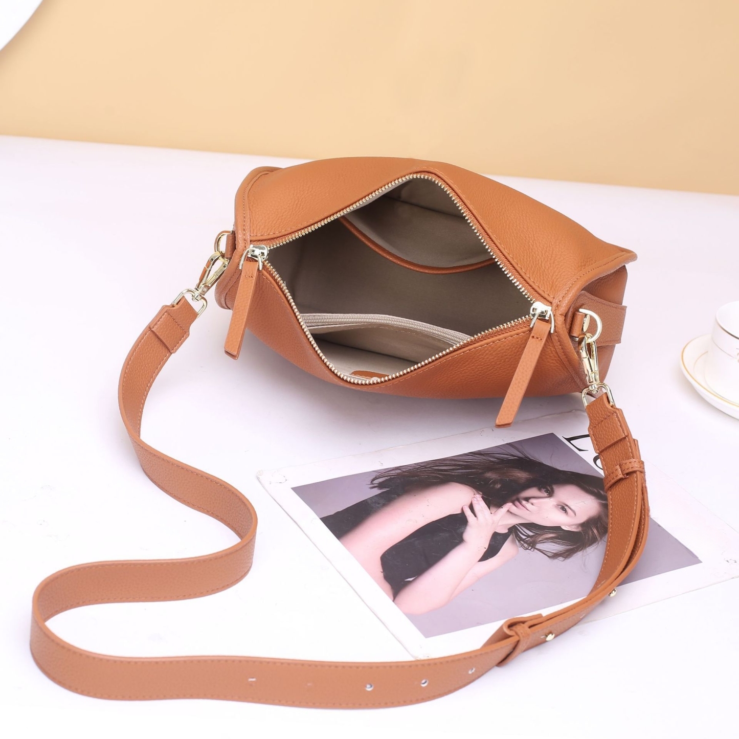 |黒|カラメル|グリーン|4色|牛革ショルダーバッグ