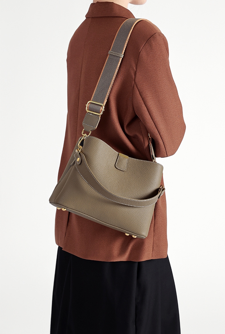 多彩な優雅 ! •6色•3WAY•厚手な天然軟めな牛革ハンドバッグ•牛革ショルダーバッグ•2本の肩ベルト付属