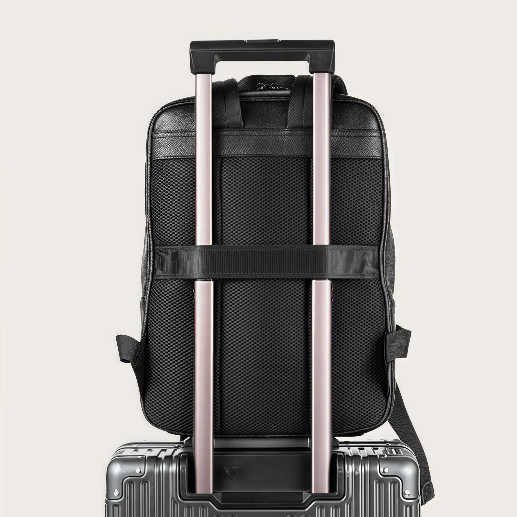 天然牛革製 ビジネス通勤向け ダブルストラップリュック