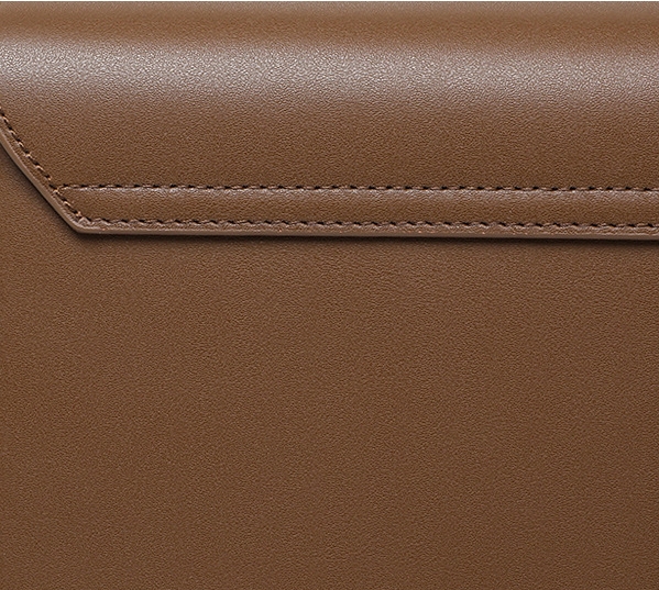 NEW ! •茶色•天然牛革ショルダーバッグ• 牛革肩掛けバッグ