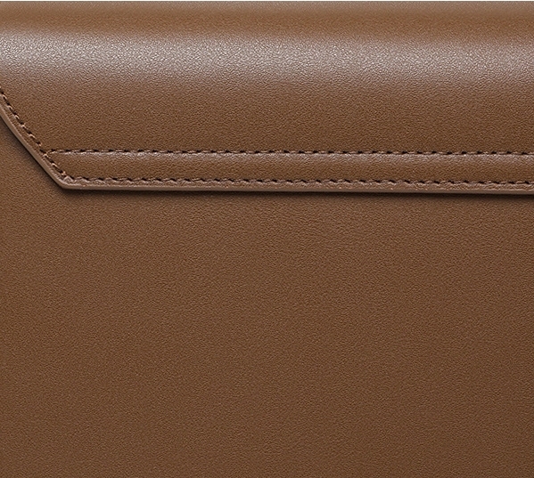 NEW ! •茶色•天然牛革ショルダーバッグ• 牛革肩掛けバッグ