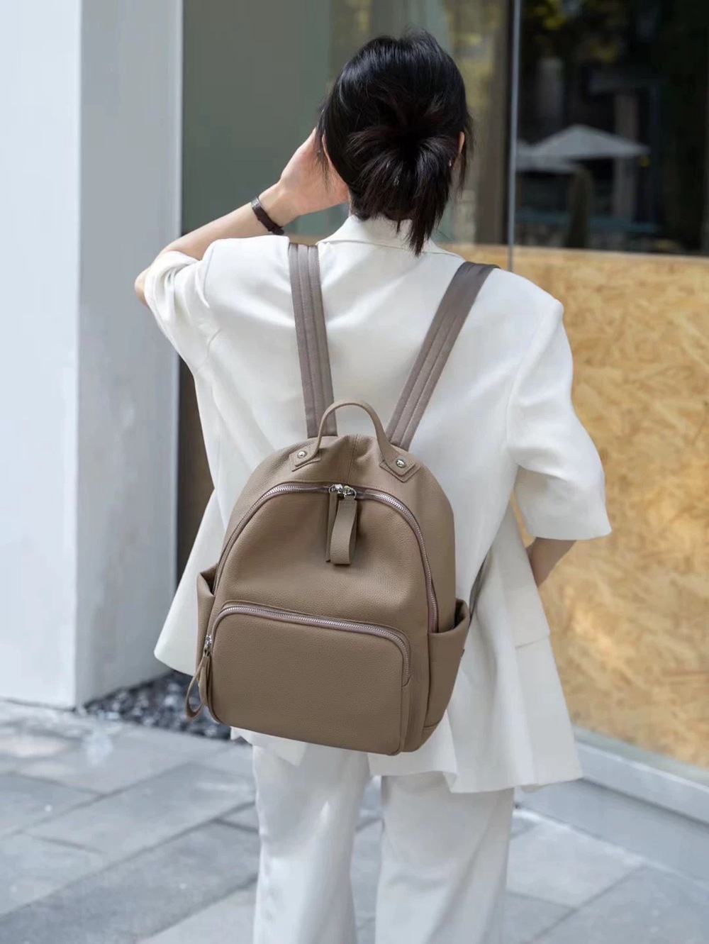 新作•トレンディ!•厚みのある柔らかい牛革リュックサック