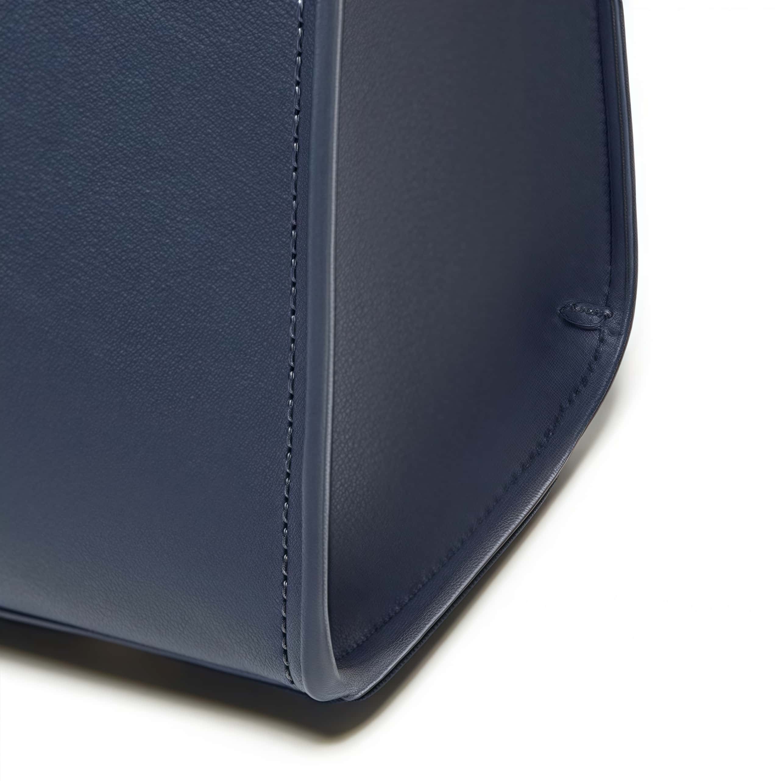 NEW ! |上質の魅力|3WAY|天然牛革ハンドバッグ|牛革ショルダーバッグ