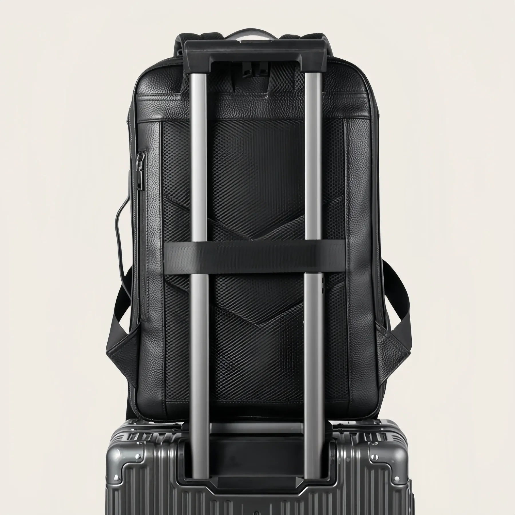 「横持ち・縦持ち・肩掛け」3WAY|牛革のビジネスリュック|大容量|ビジネス通勤に最適