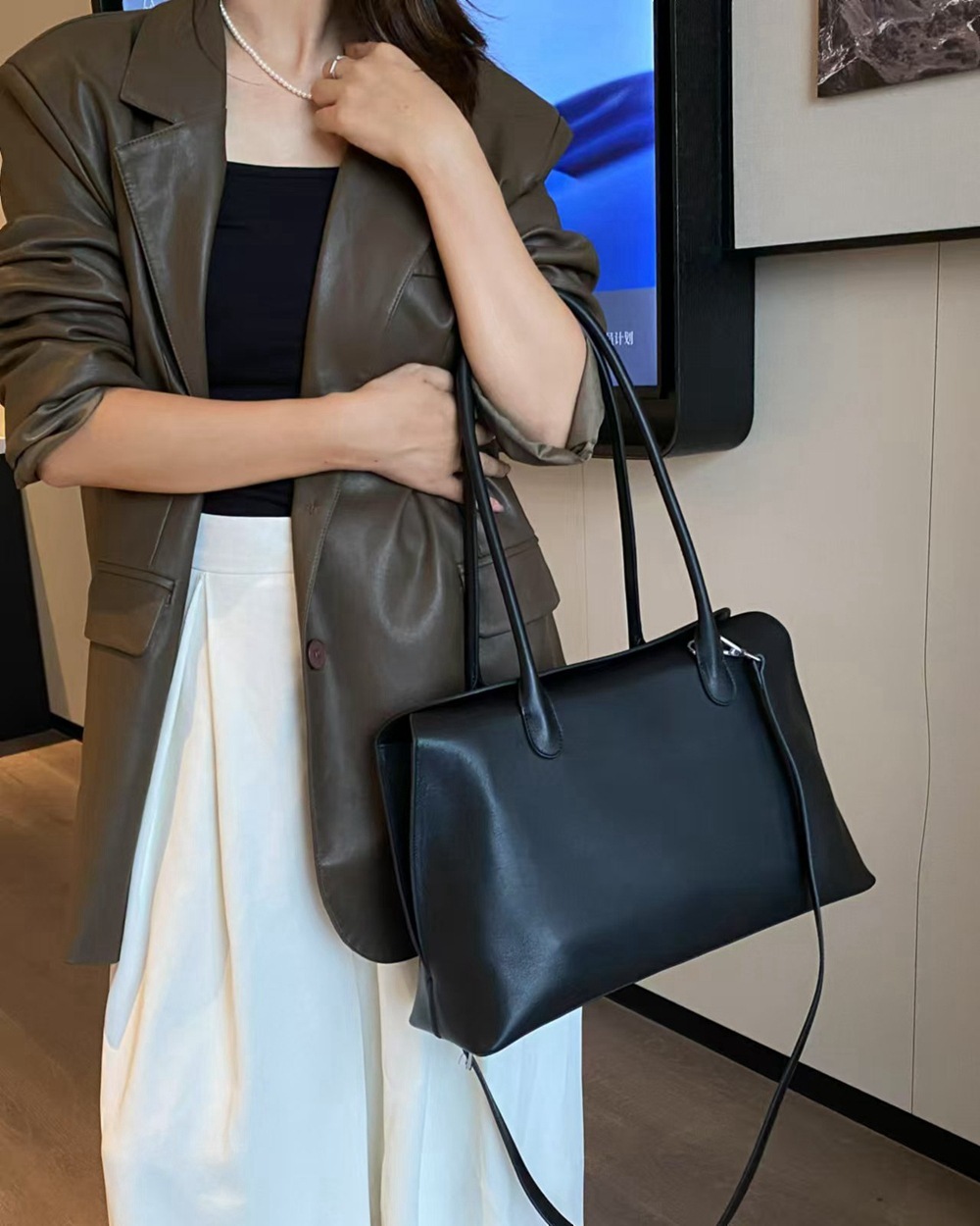 天然牛革ハンドバッグ