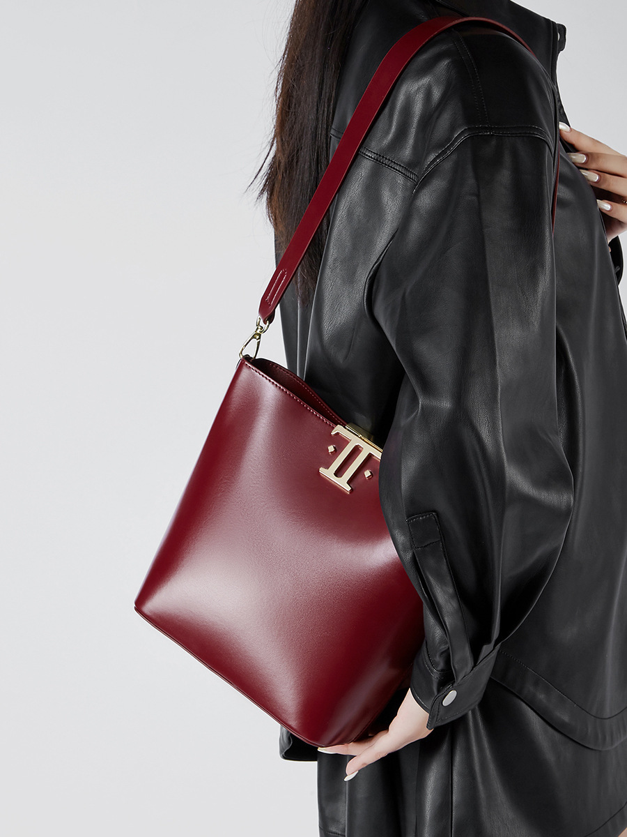 天然牛革斜ショルダーバッグ| 牛革肩掛けバッグ