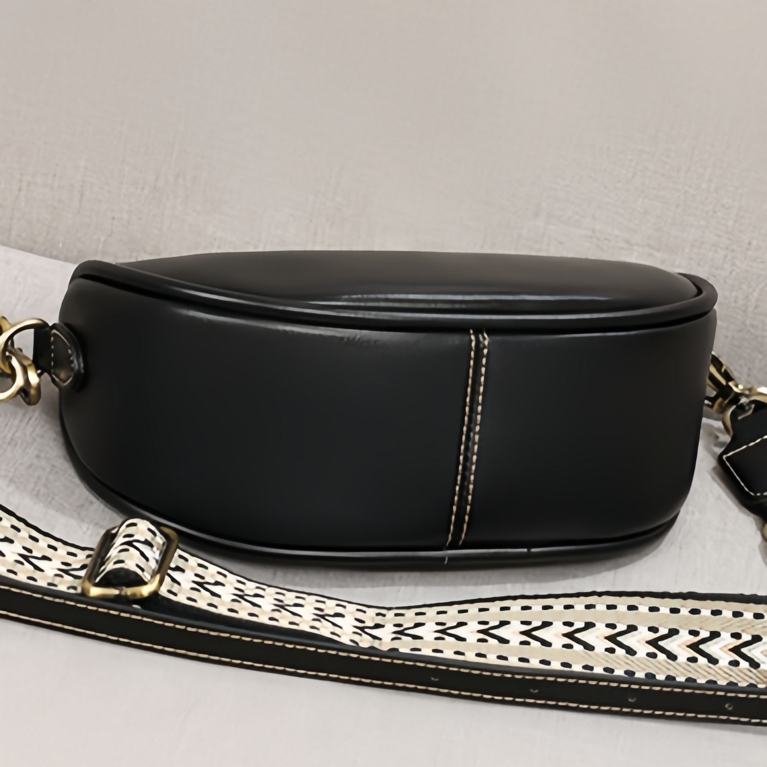 サコッシュ|厳選牛革製ショルダーバッグ|斜め掛けバッグ