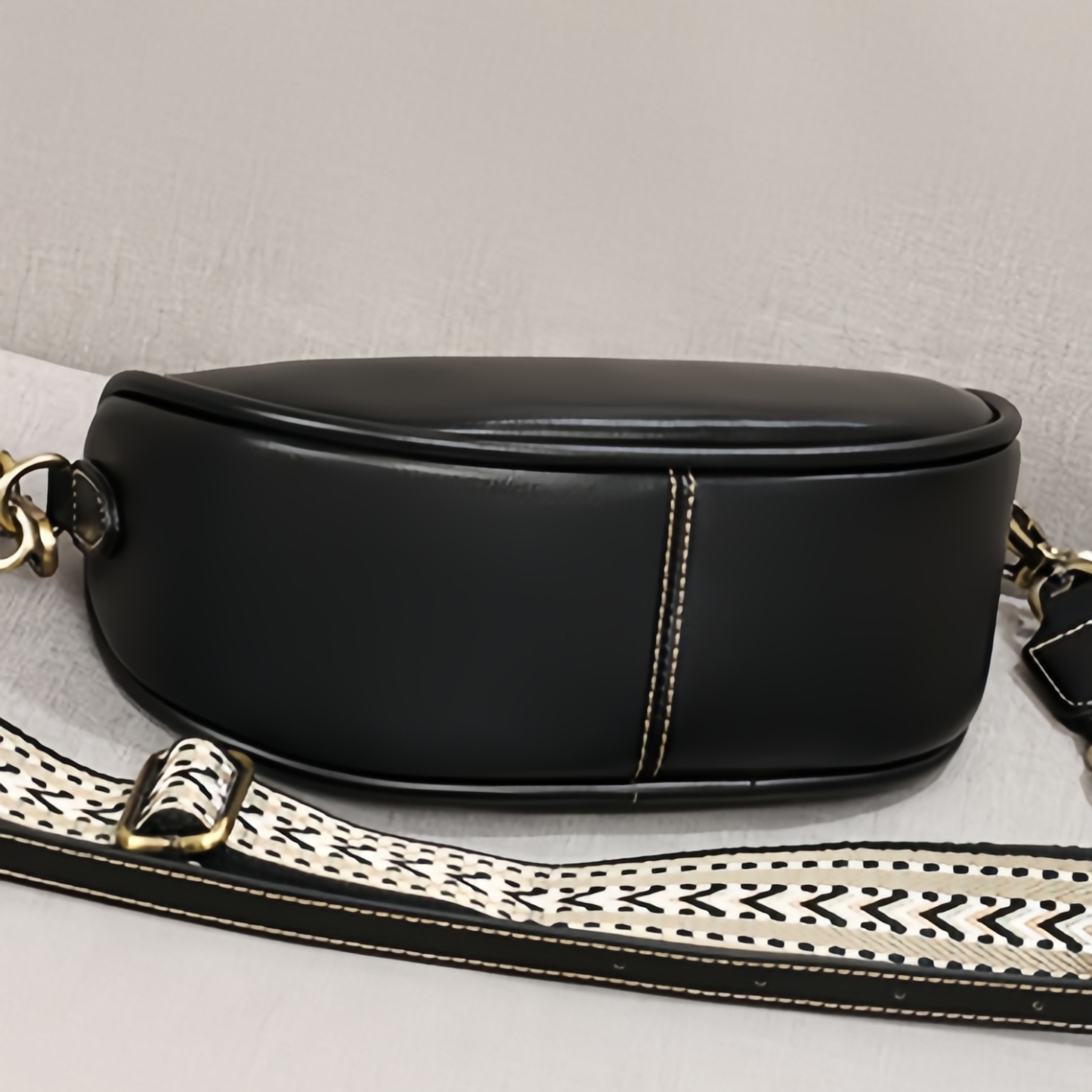 サコッシュ|厳選牛革製ショルダーバッグ|斜め掛けバッグ