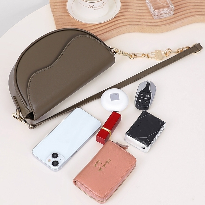 新発売!•コーヒー色•天然牛革ショルダーバッグ• 牛革肩掛けバッグ