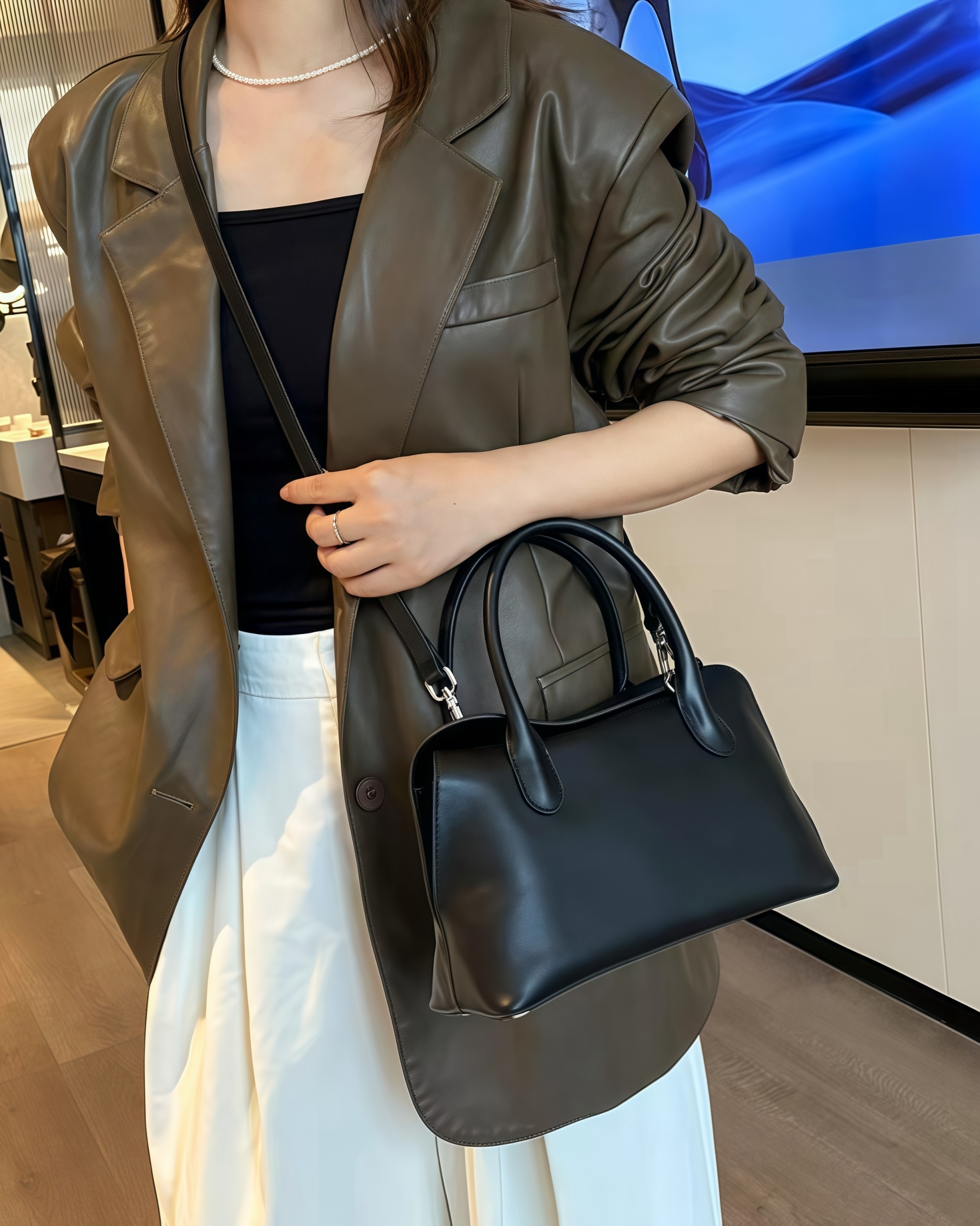 天然牛革ハンドバッグ